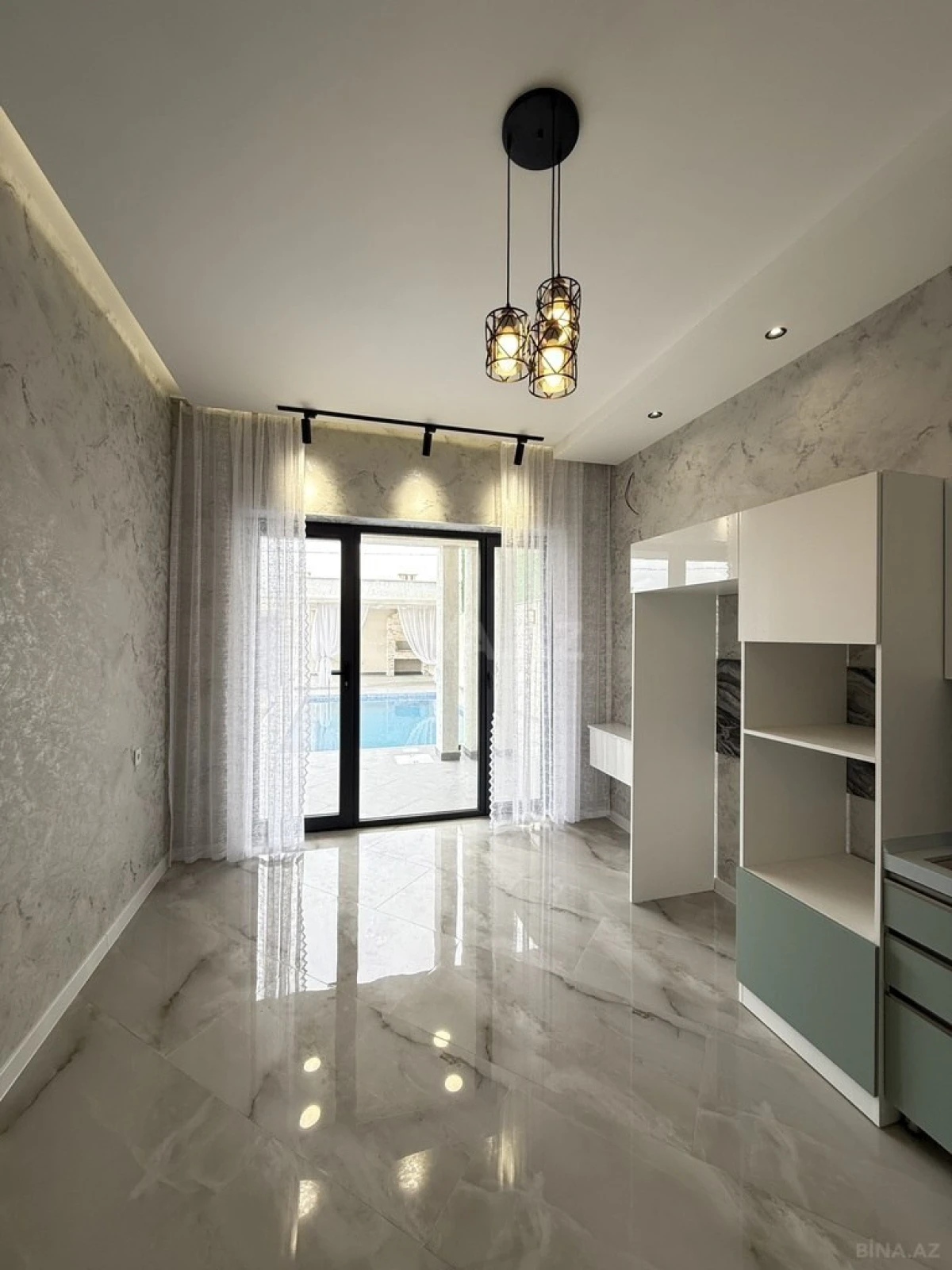 Satılır 4 otaqlı həyət evi 140 m²