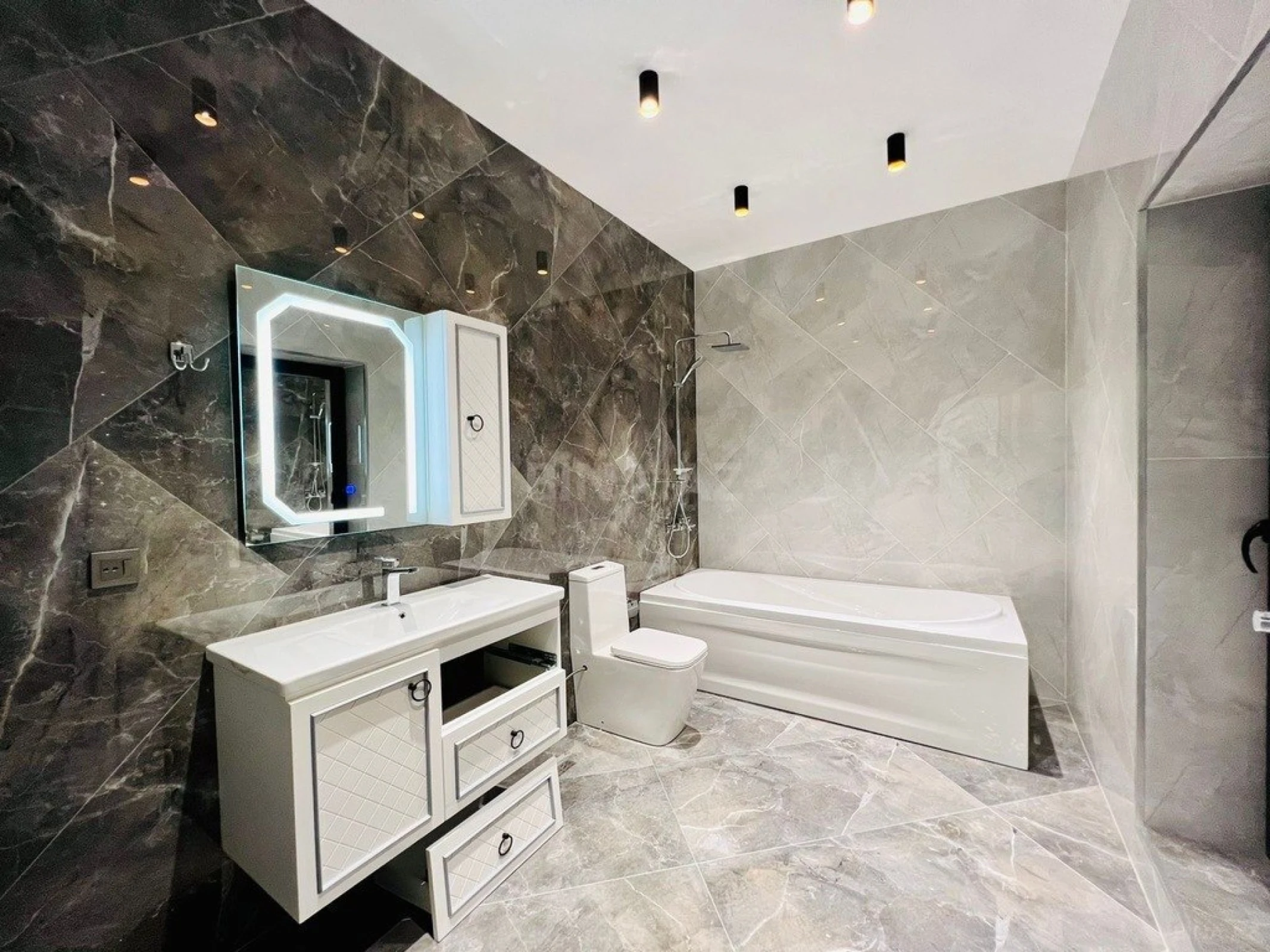 Kirayə verilir 5 otaqlı həyət evi 400 m²