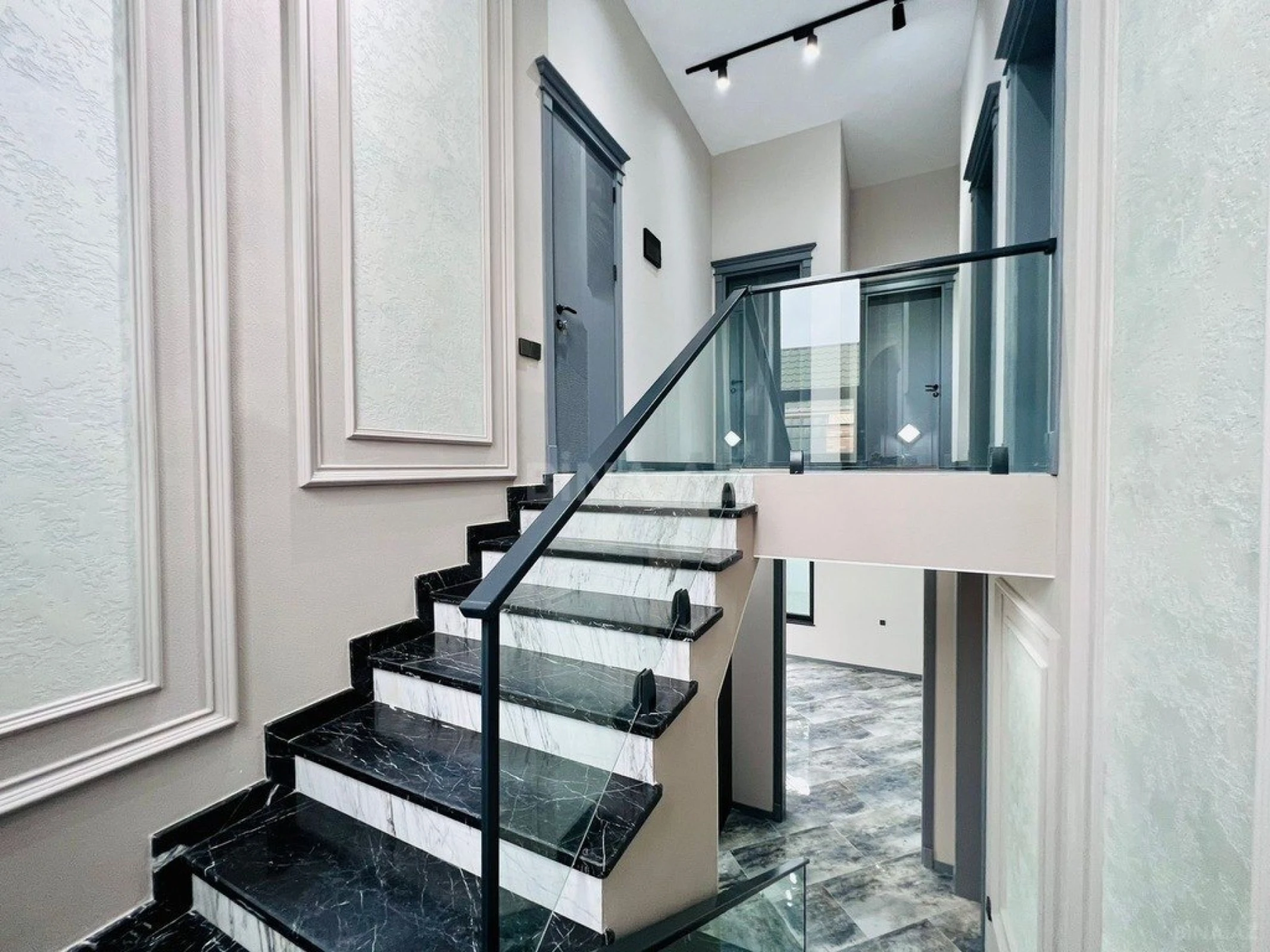 Kirayə verilir 5 otaqlı həyət evi 400 m²