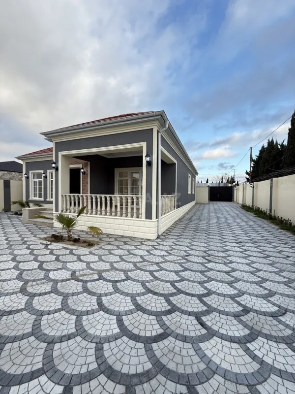 Satılır 4 otaqlı həyət evi 160 m²