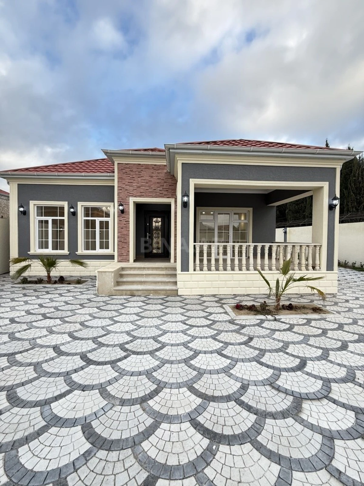 Satılır 4 otaqlı həyət evi 160 m²