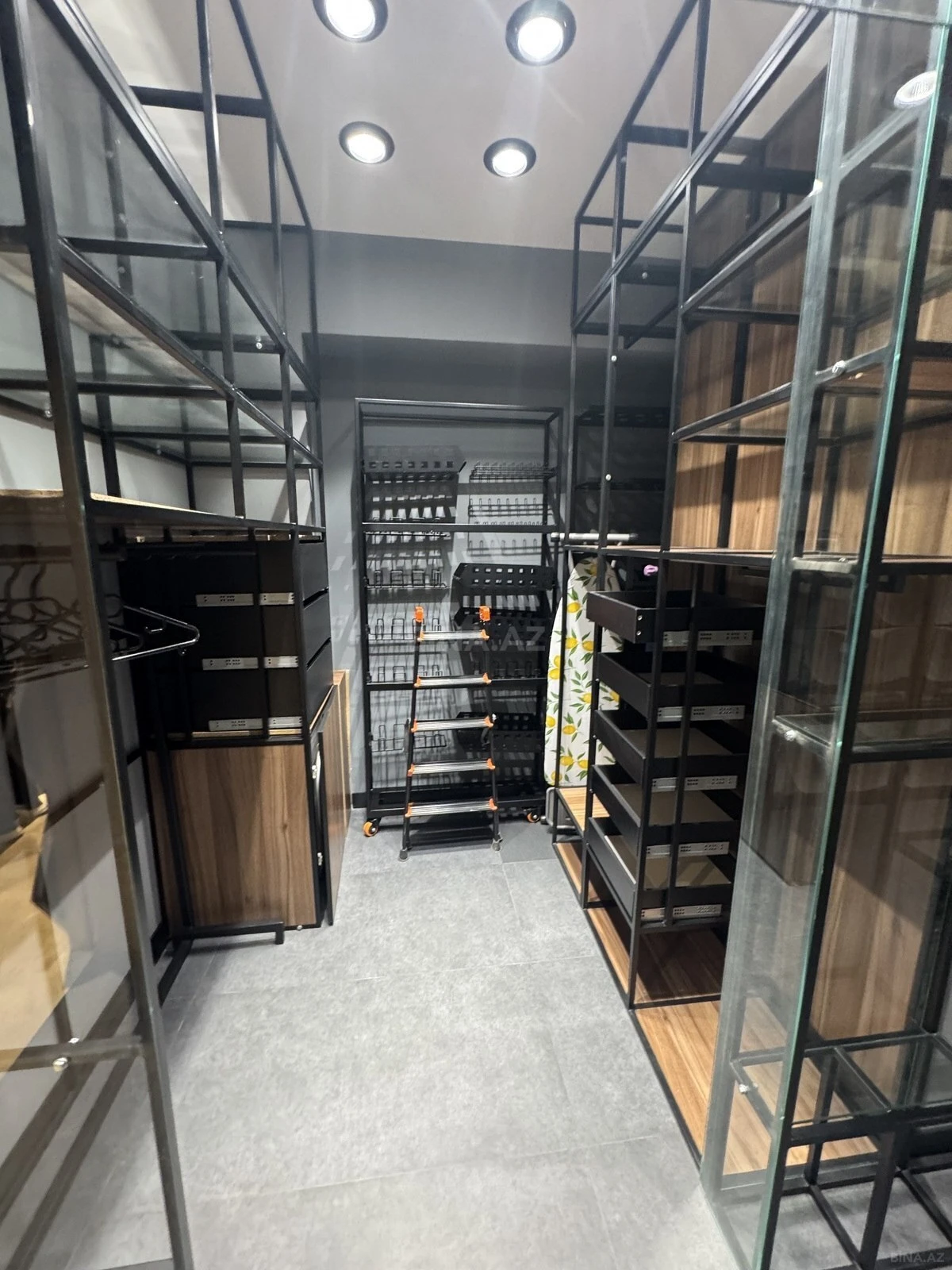 Kirayə verilir 3 otaqlı mənzil 145 m²