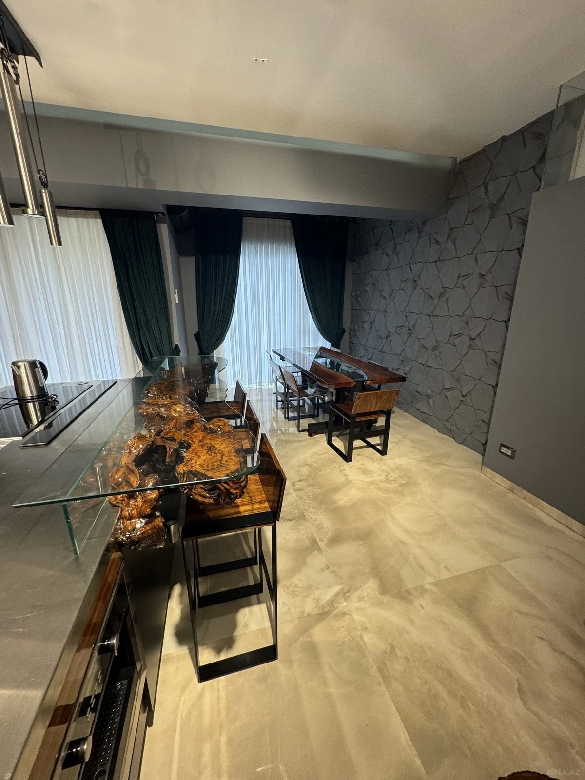 Kirayə verilir 3 otaqlı mənzil 145 m²