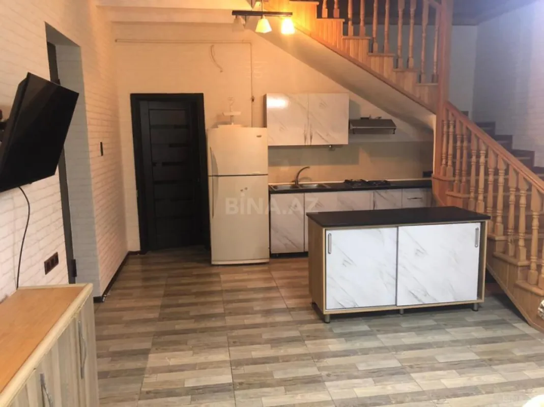 Kirayə verilir 5 otaqlı həyət evi 250 m²