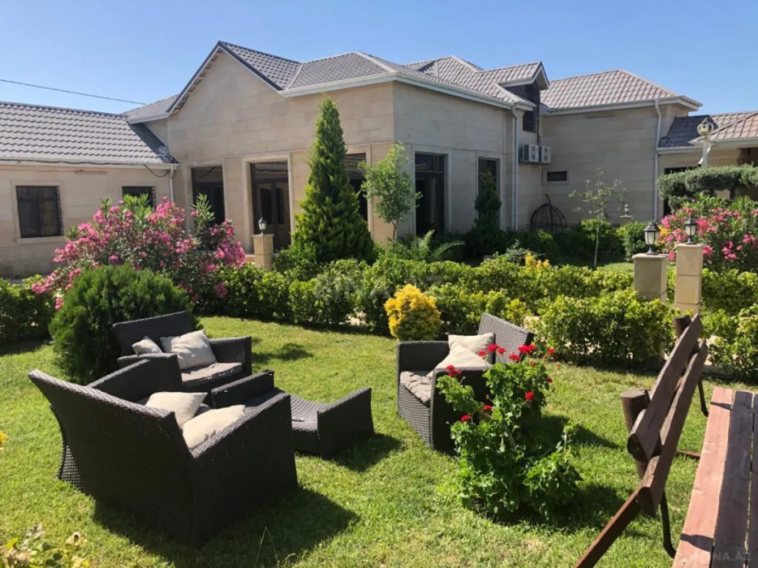 Kirayə verilir 5 otaqlı həyət evi 250 m²