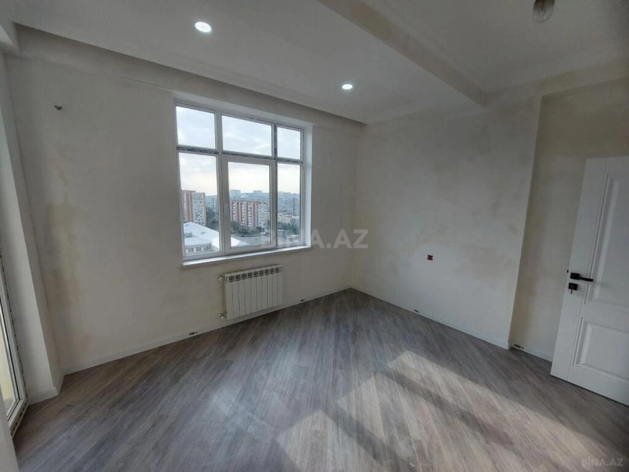 Satılır 3 otaqlı mənzil 115 m²