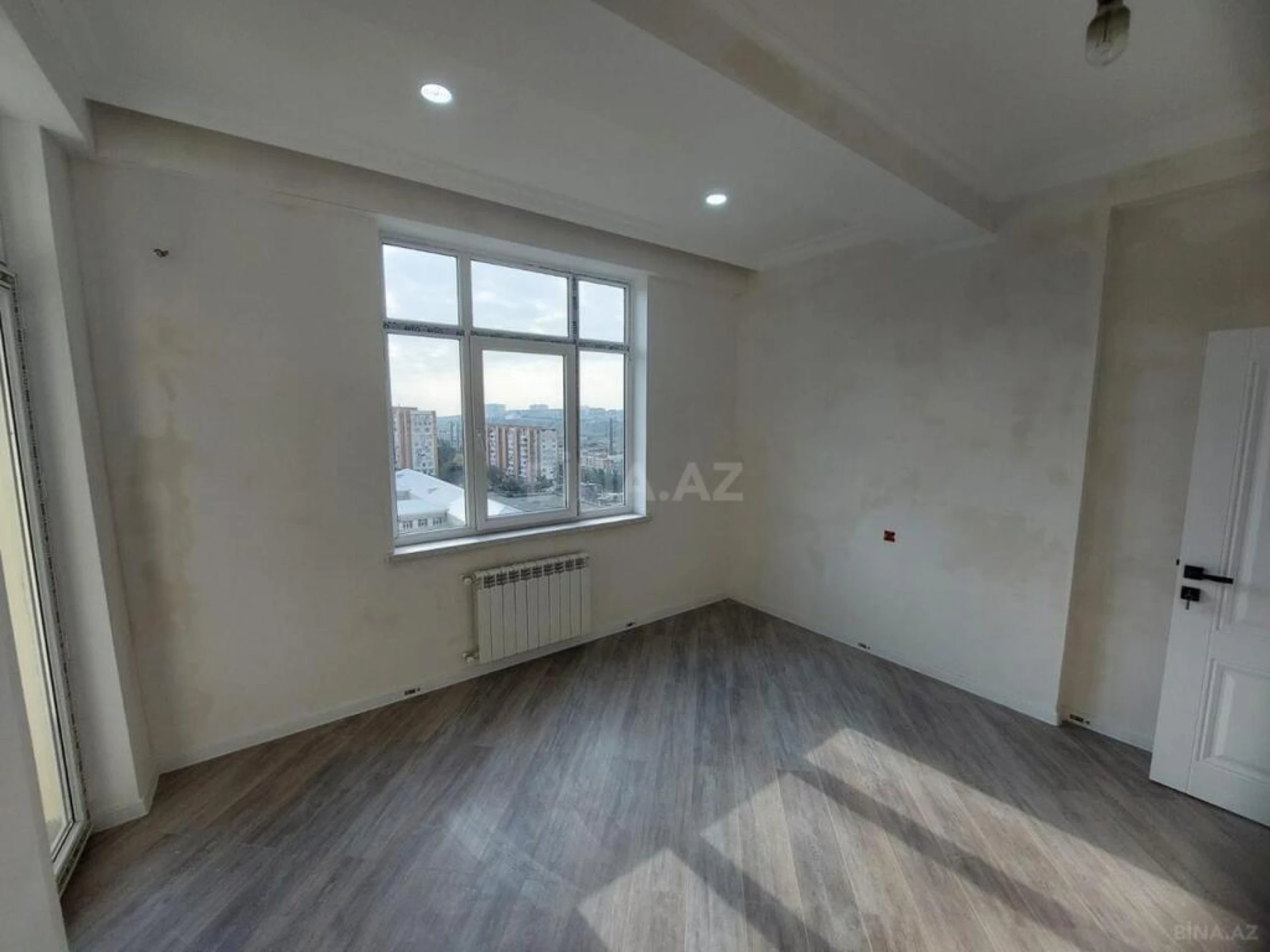 Satılır 3 otaqlı mənzil 115 m²
