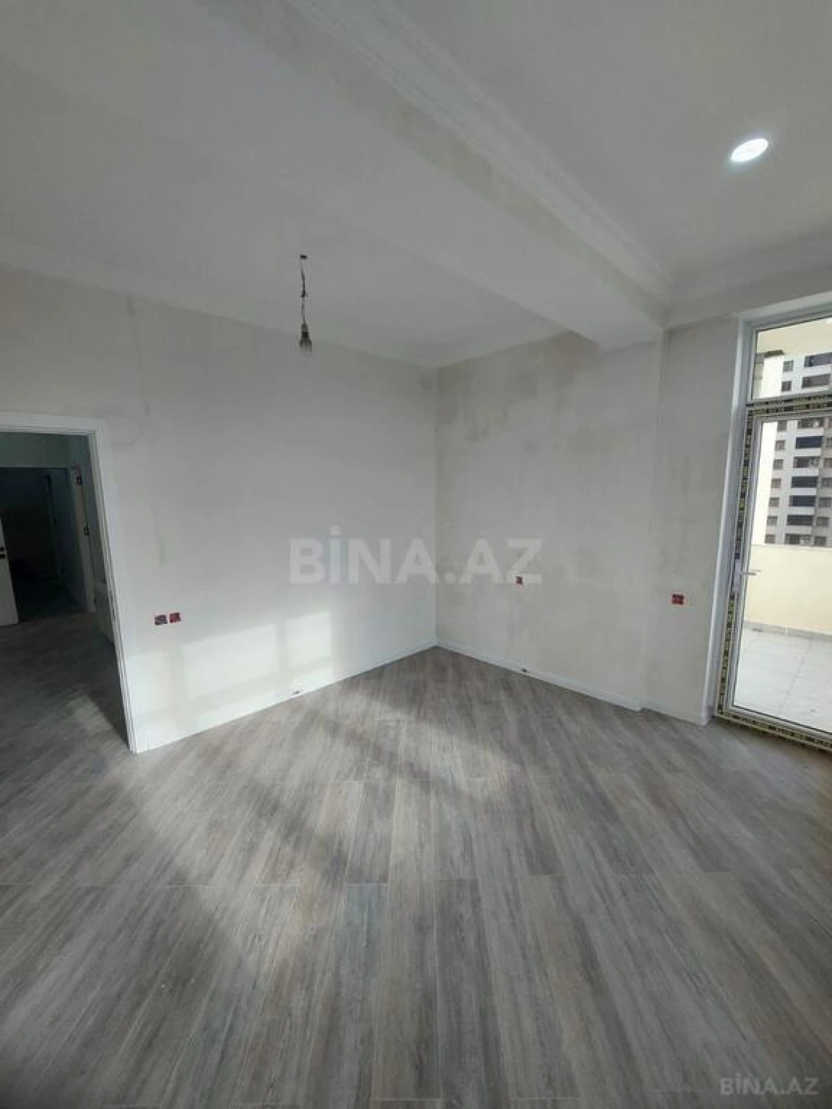 Satılır 3 otaqlı mənzil 115 m²