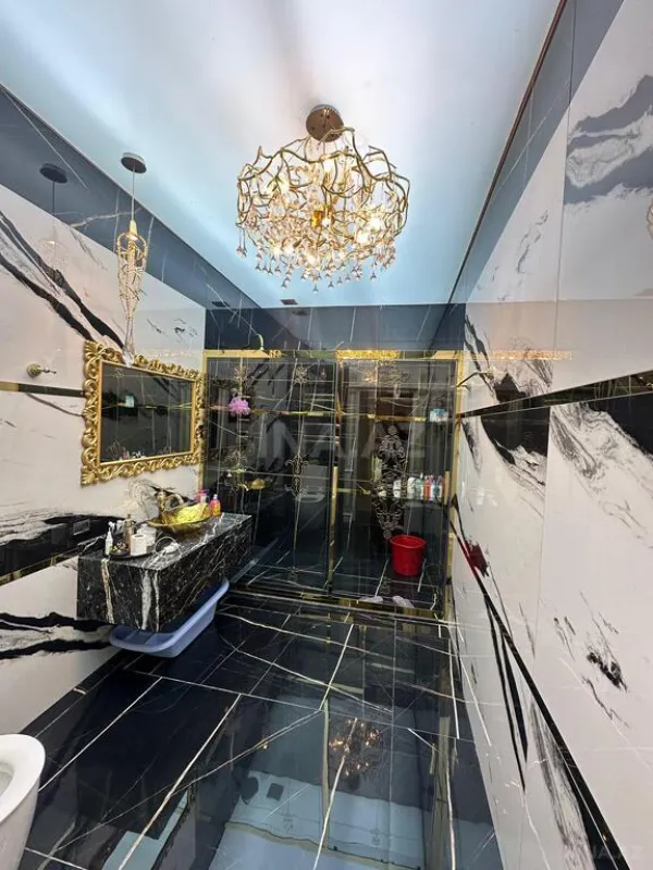 Satılır 3 otaqlı mənzil 215 m²