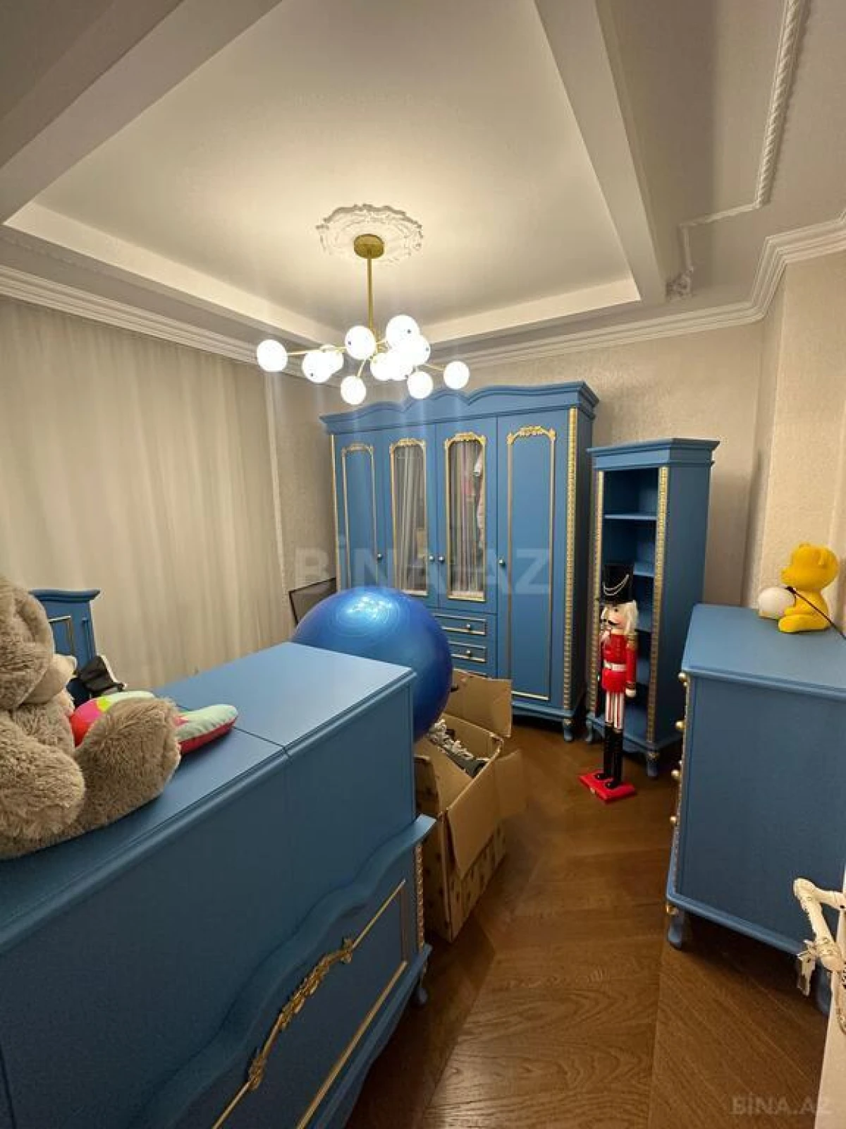 Satılır 3 otaqlı mənzil 215 m²