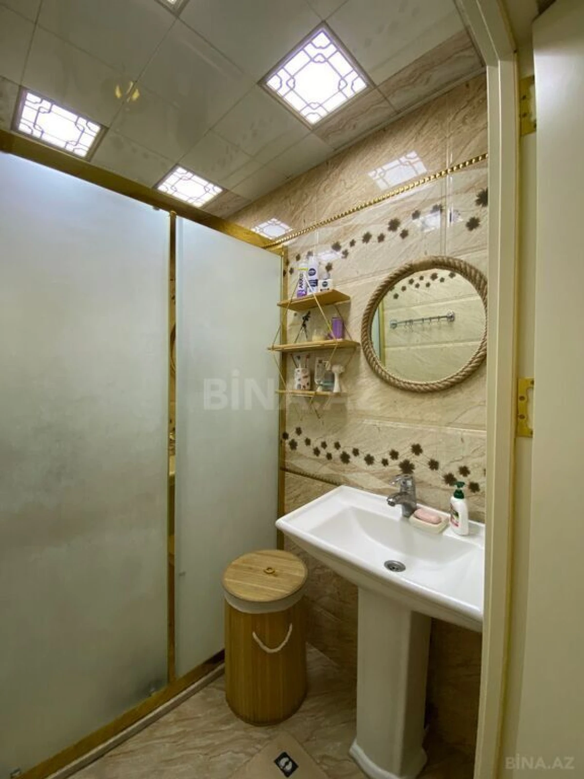 Satılır 2 otaqlı mənzil 65 m²