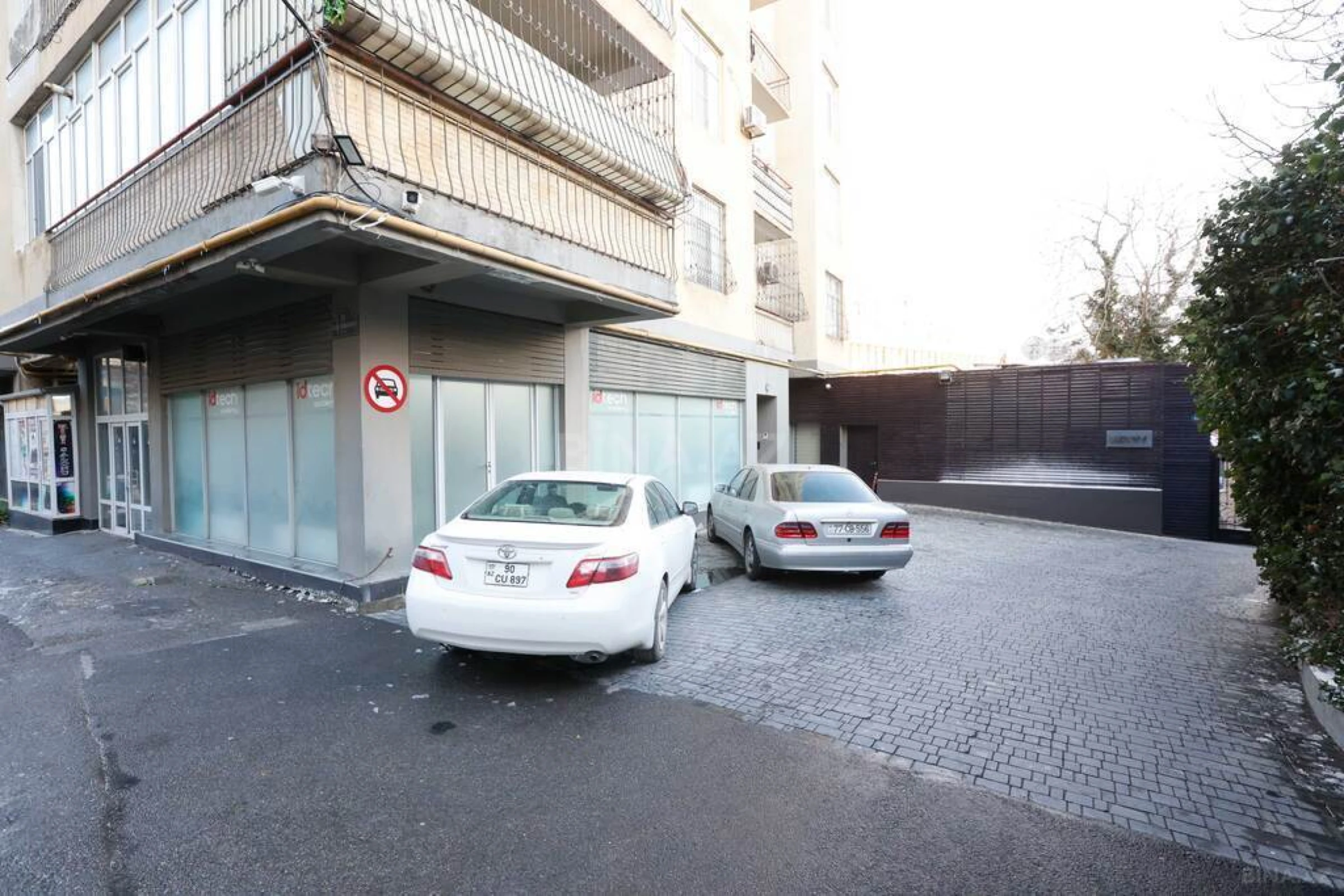 Kirayə verilir 5 otaqlı ofis 200 m²