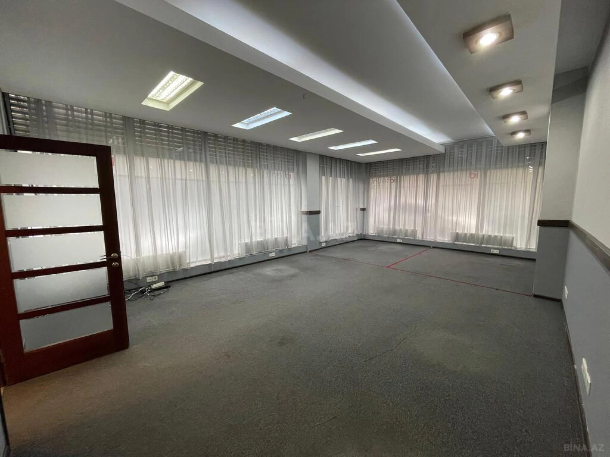 Kirayə verilir 5 otaqlı ofis 200 m²