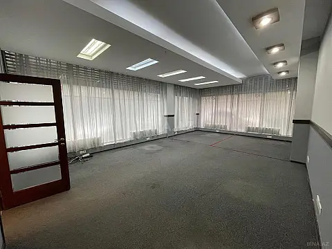 Kirayə verilir 5 otaqlı ofis 200 m²