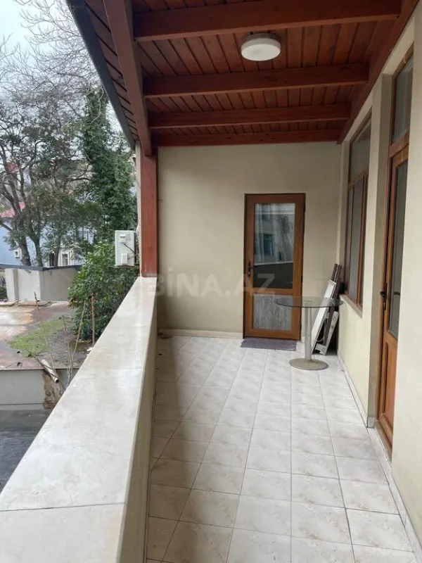 Kirayə verilir 5 otaqlı ofis 200 m²