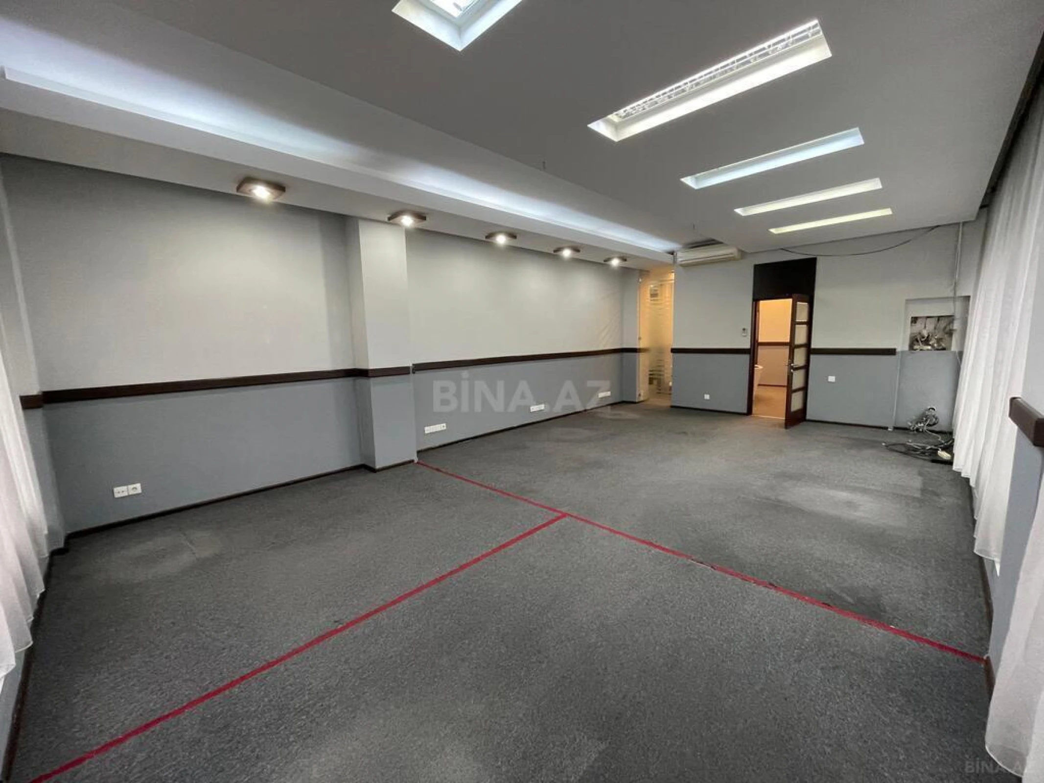 Kirayə verilir 5 otaqlı ofis 200 m²