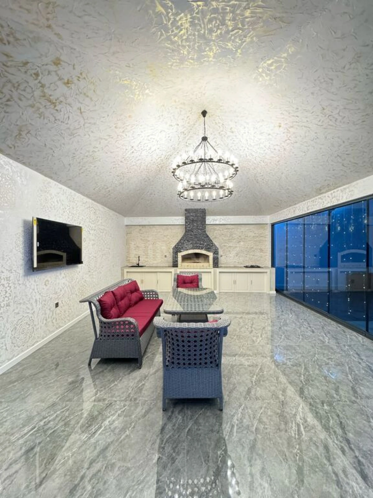 Satılır 5 otaqlı həyət evi 280 m²