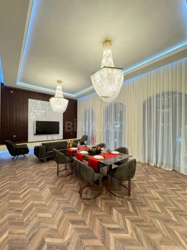 Satılır 5 otaqlı həyət evi 280 m²