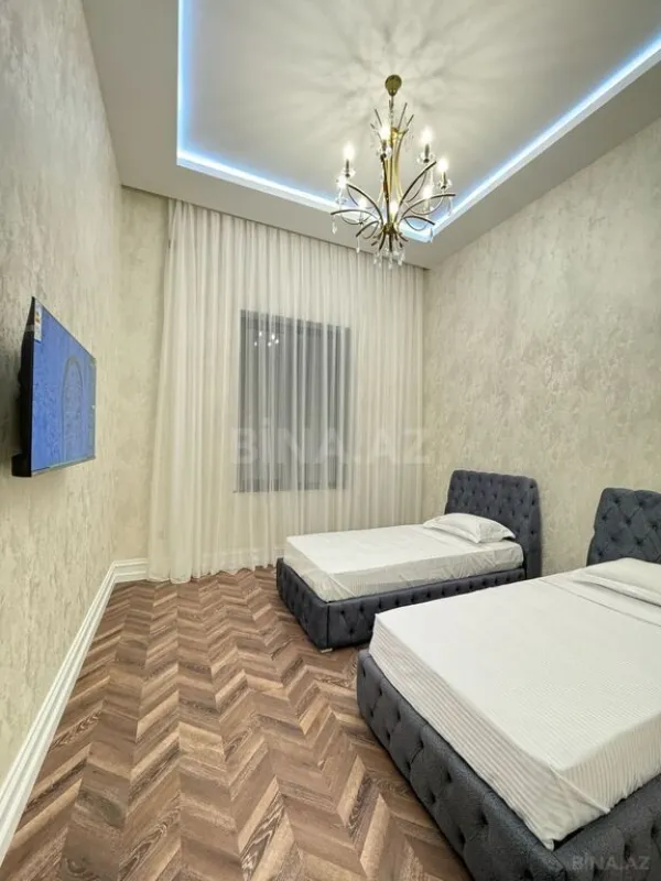 Satılır 5 otaqlı həyət evi 280 m²
