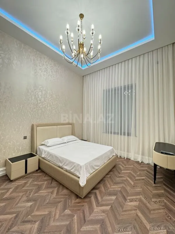 Satılır 5 otaqlı həyət evi 280 m²