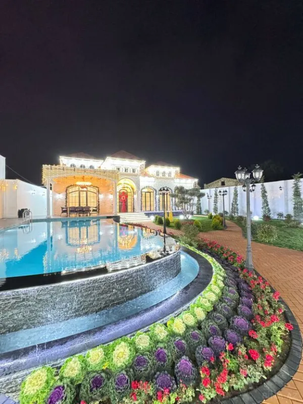 Satılır 5 otaqlı həyət evi 280 m²