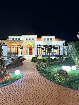 Satılır 5 otaqlı həyət evi 280 m²