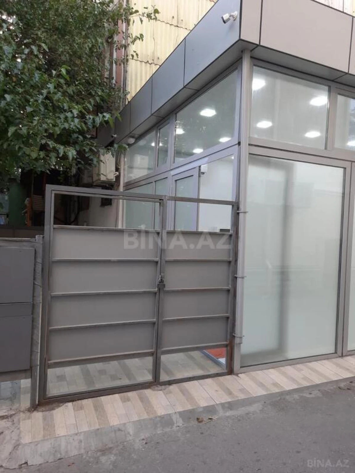 Satılır obyekt 121 m²