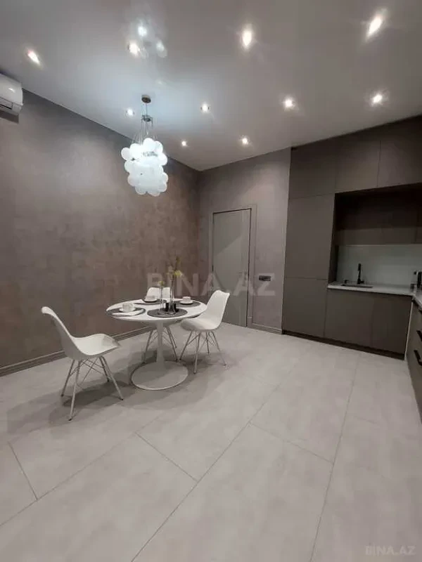 Kirayə verilir 3 otaqlı mənzil 140 m²