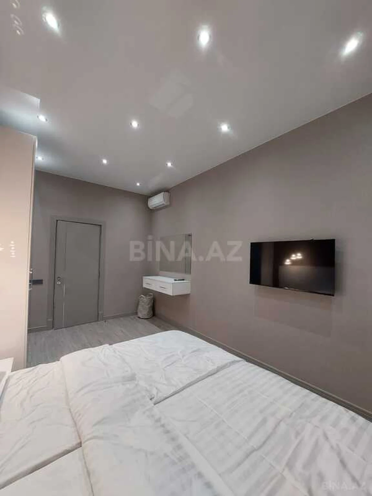 Kirayə verilir 3 otaqlı mənzil 140 m²