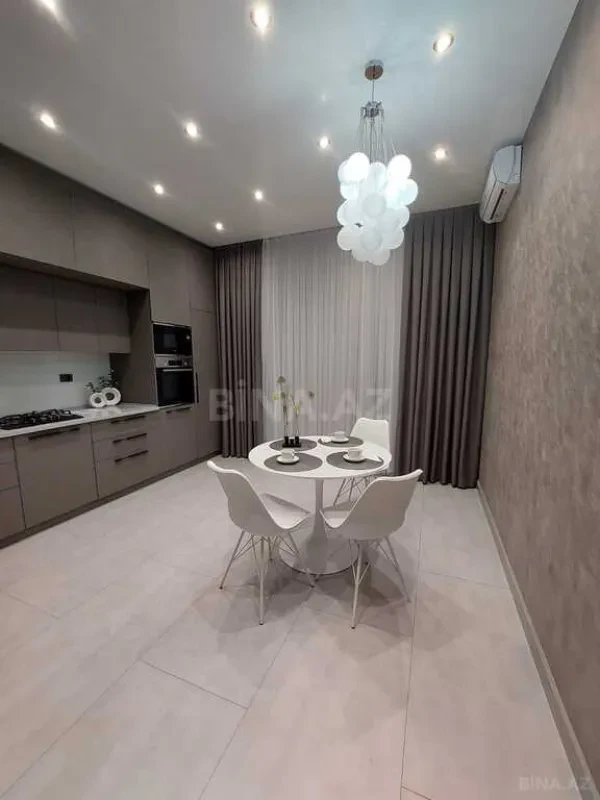 Kirayə verilir 3 otaqlı mənzil 140 m²