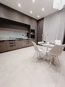 Kirayə verilir 3 otaqlı mənzil 140 m²