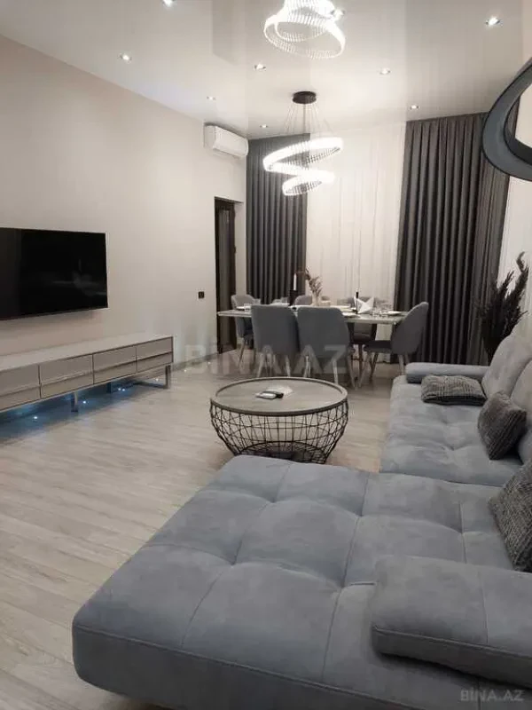 Kirayə verilir 3 otaqlı mənzil 140 m²