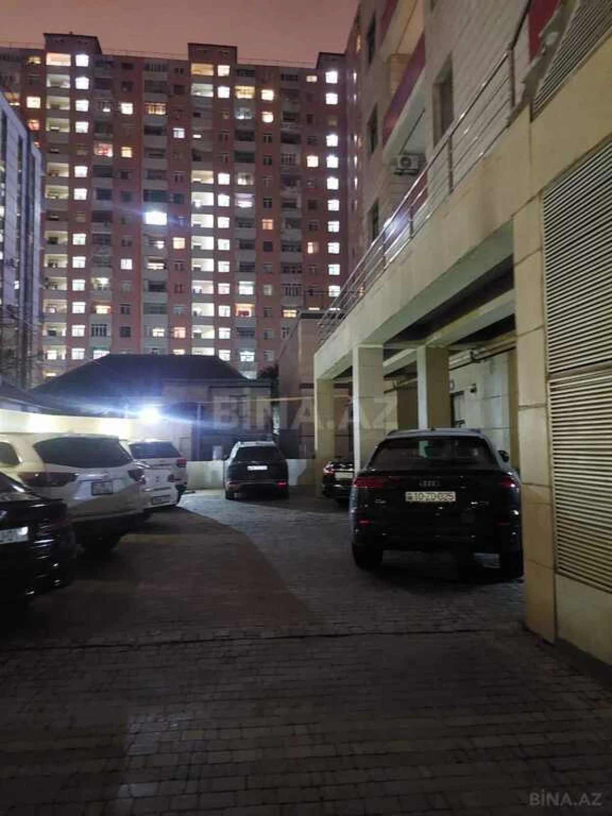 Kirayə verilir 3 otaqlı mənzil 140 m²