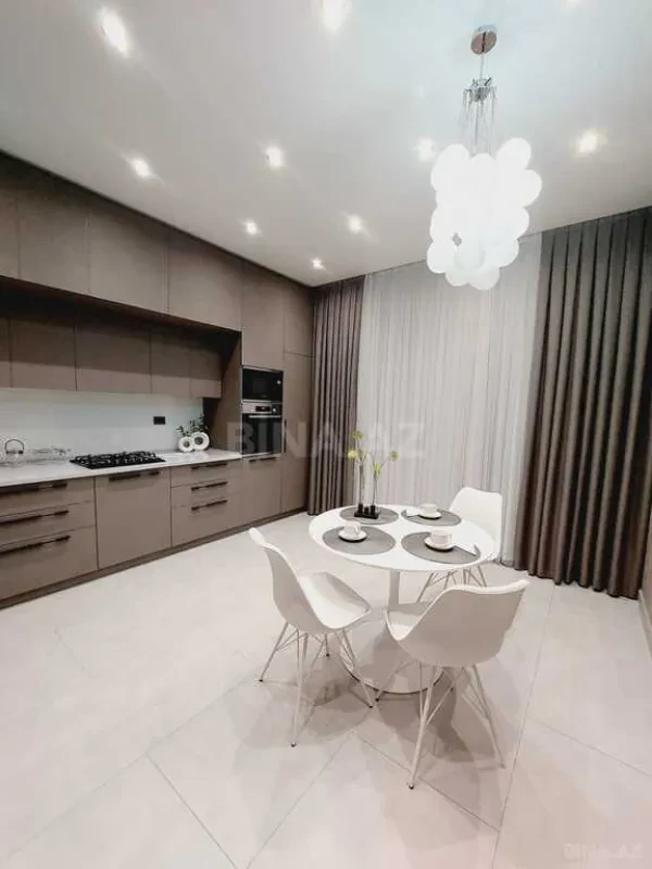 Kirayə verilir 3 otaqlı mənzil 140 m²