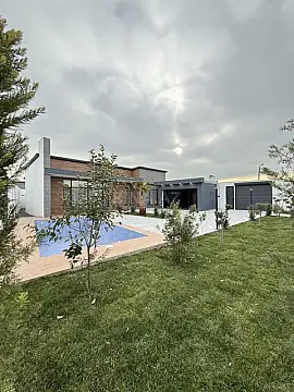 Satılır 5 otaqlı həyət evi 200 m²