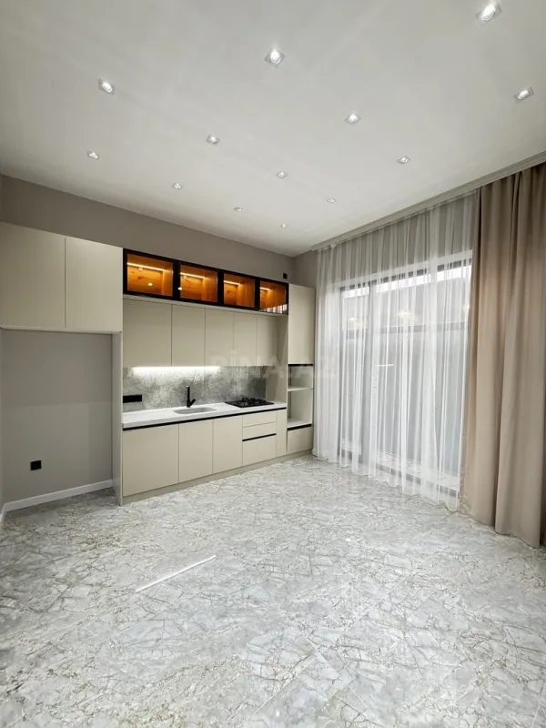 Satılır 5 otaqlı həyət evi 200 m²