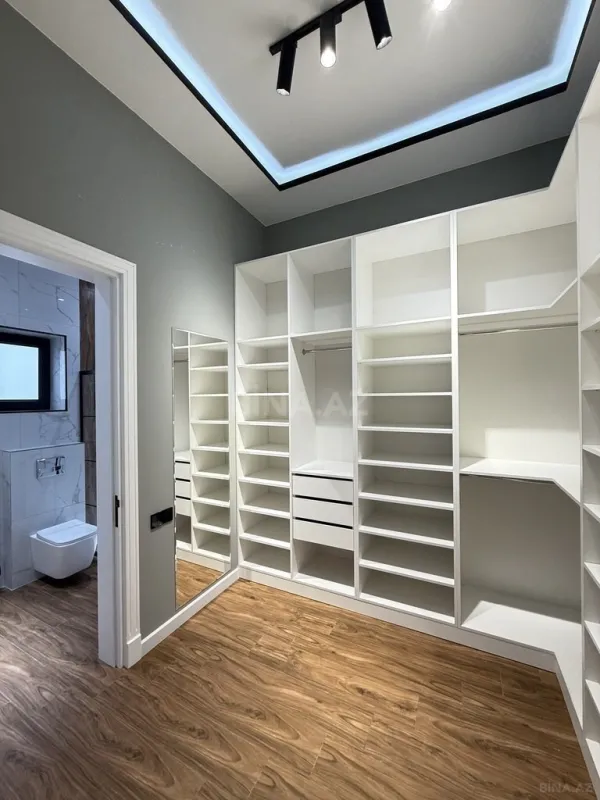 Satılır 5 otaqlı həyət evi 200 m²