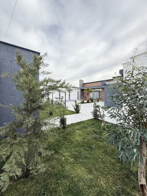 Satılır 5 otaqlı həyət evi 200 m²