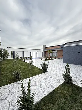 Satılır 5 otaqlı həyət evi 200 m²