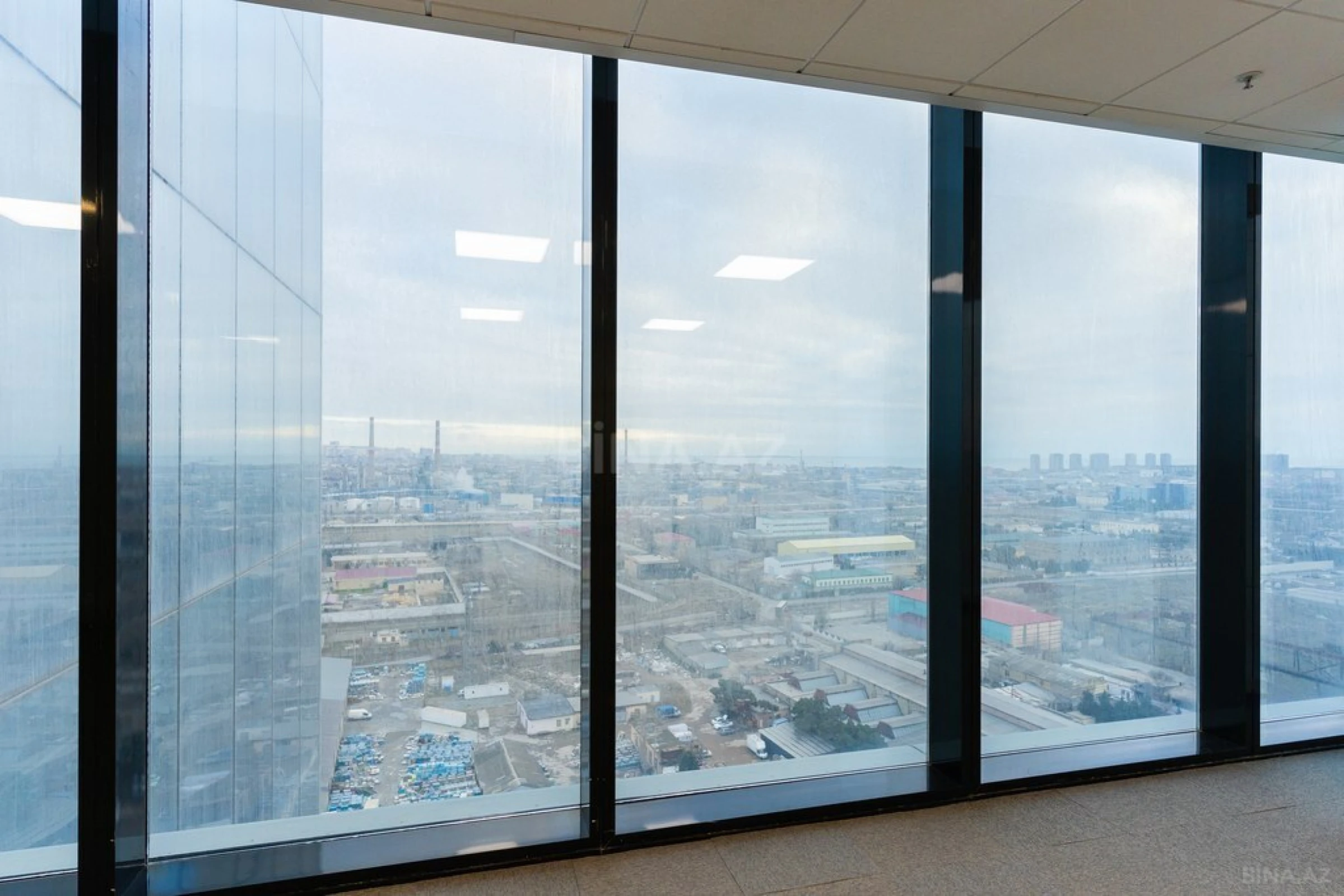 Kirayə verilir 1 otaqlı ofis 24 m²