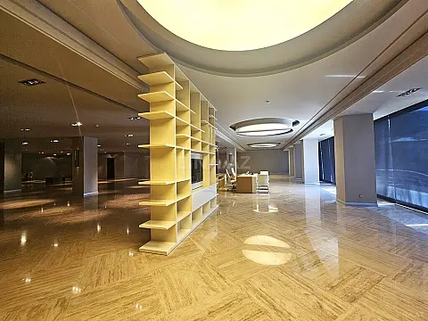 Satılır obyekt 1400 m²