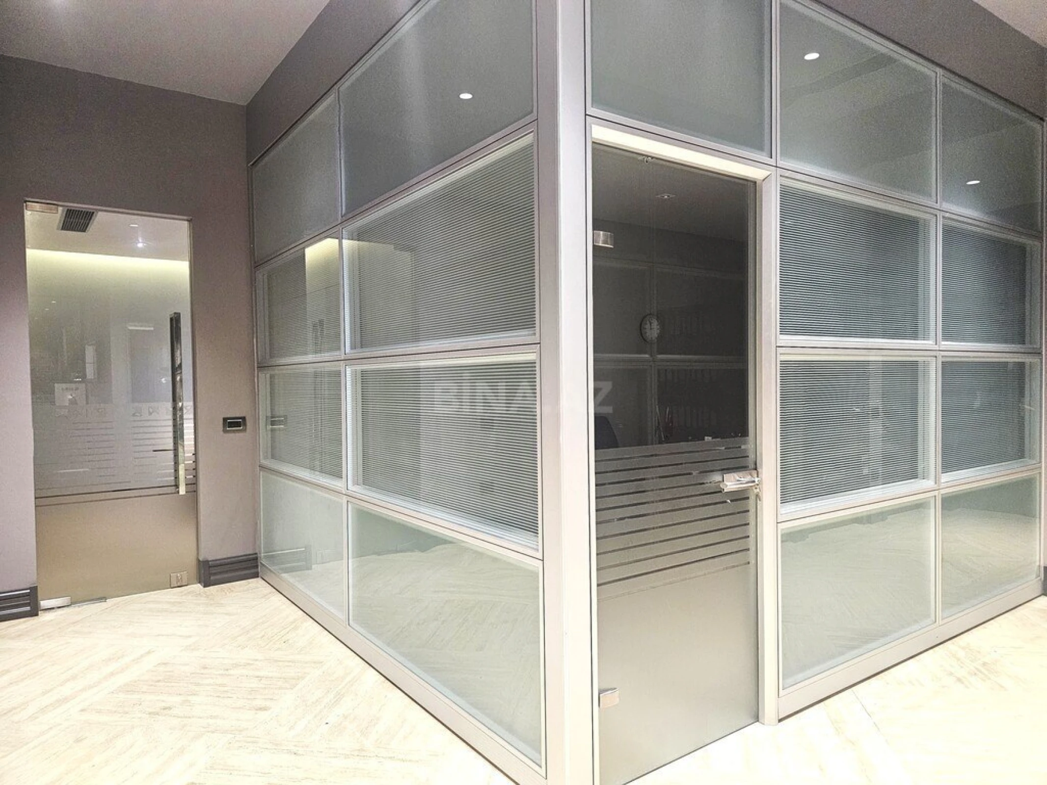 Satılır obyekt 1400 m²