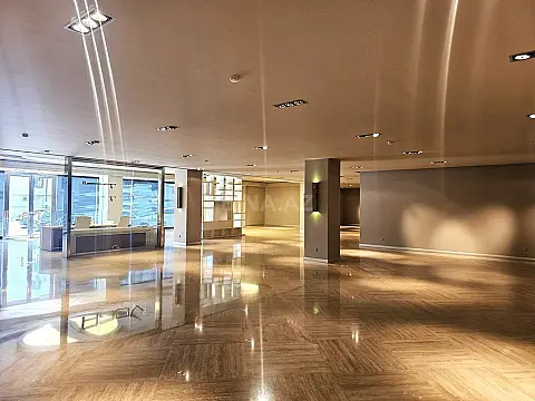 Satılır obyekt 1400 m²