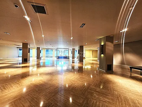 Satılır obyekt 1400 m²