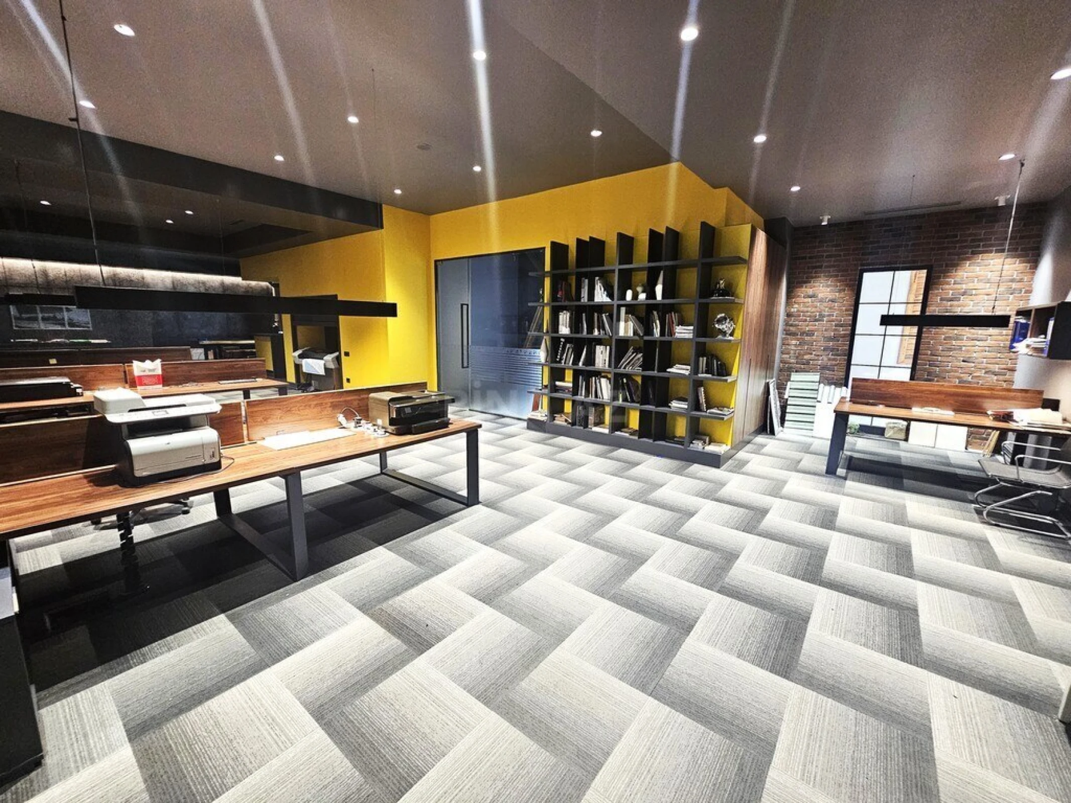 Satılır obyekt 1400 m²