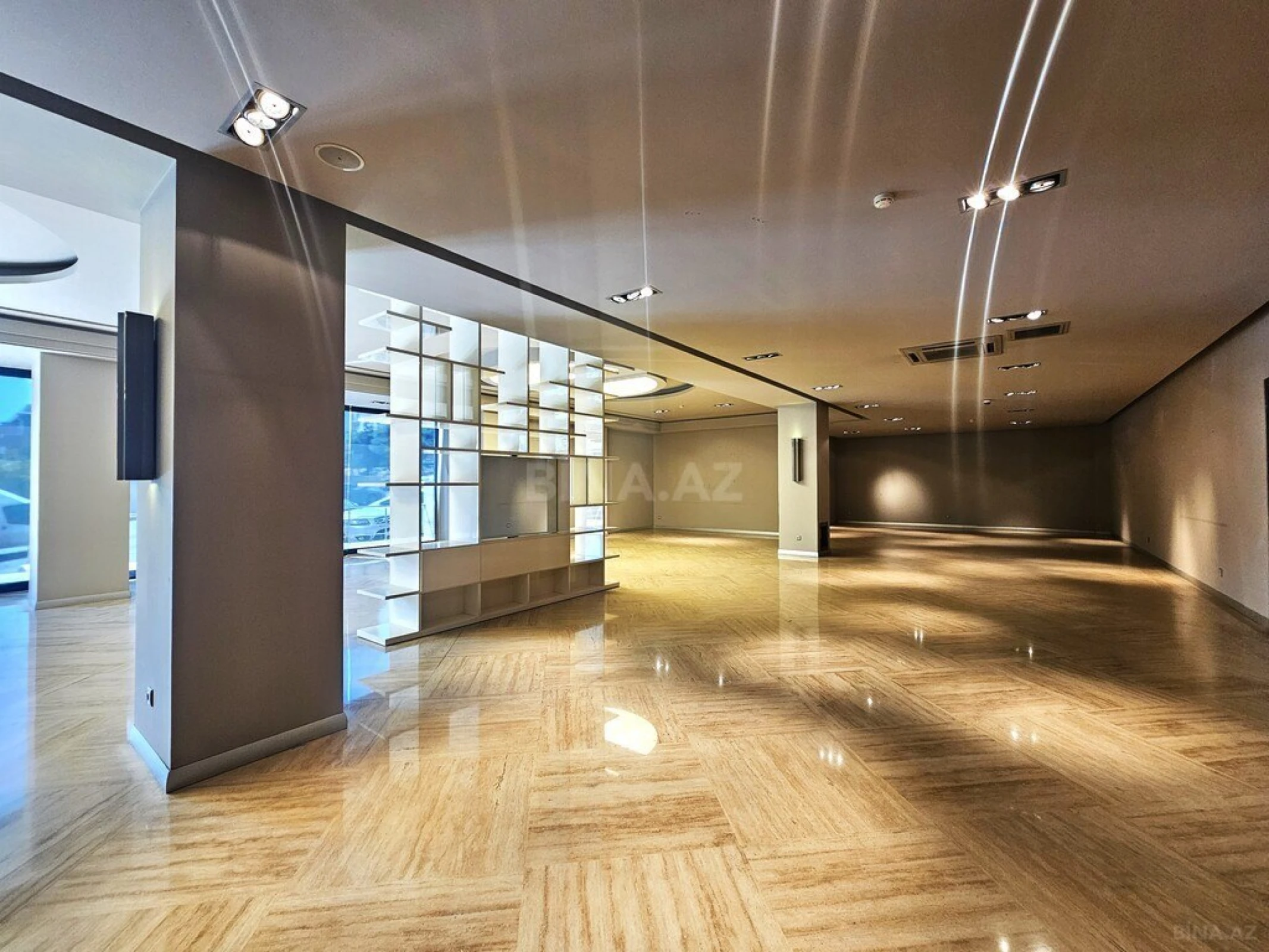 Satılır obyekt 1400 m²