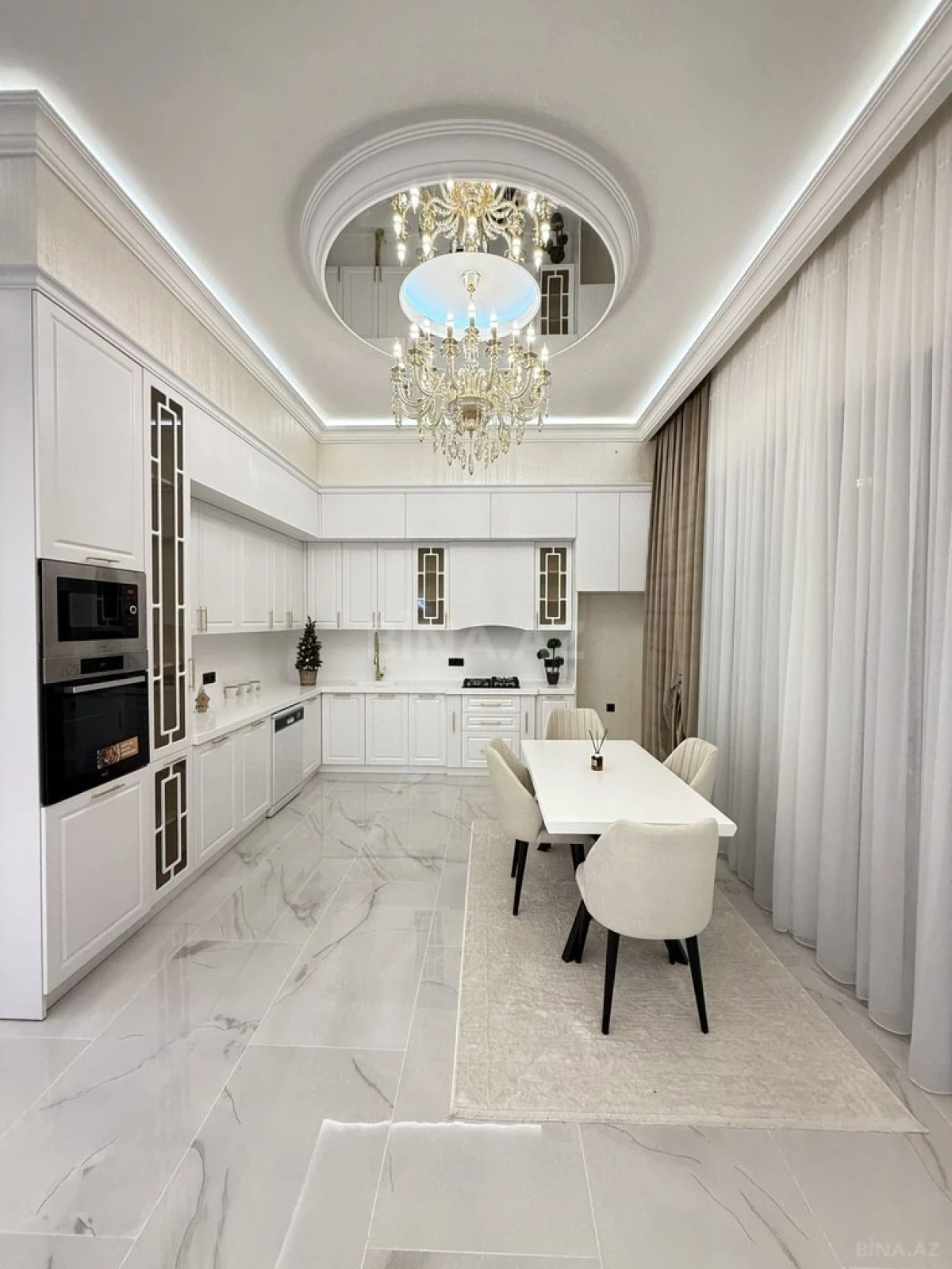 Satılır 4 otaqlı həyət evi 200 m²