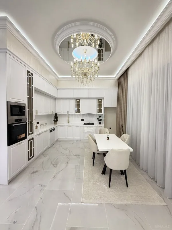 Satılır 4 otaqlı həyət evi 200 m²
