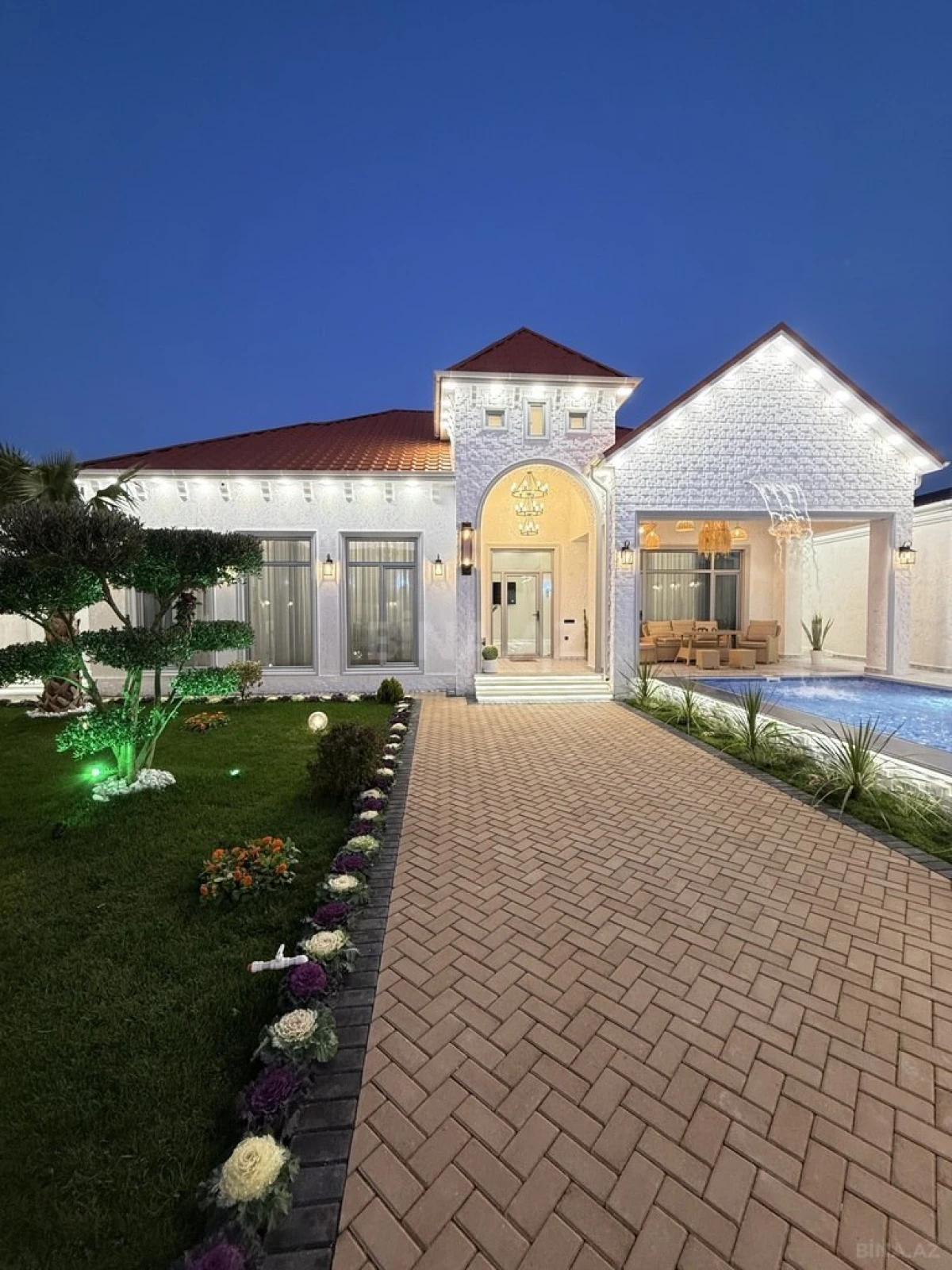 Satılır 4 otaqlı həyət evi 200 m²