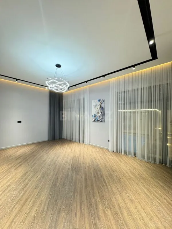Satılır 4 otaqlı həyət evi 220 m²